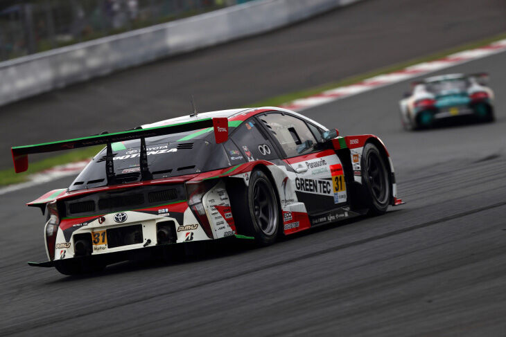 2025-02-20_22-12-50_2017-apr-Toyota-Prius-GT.jpg